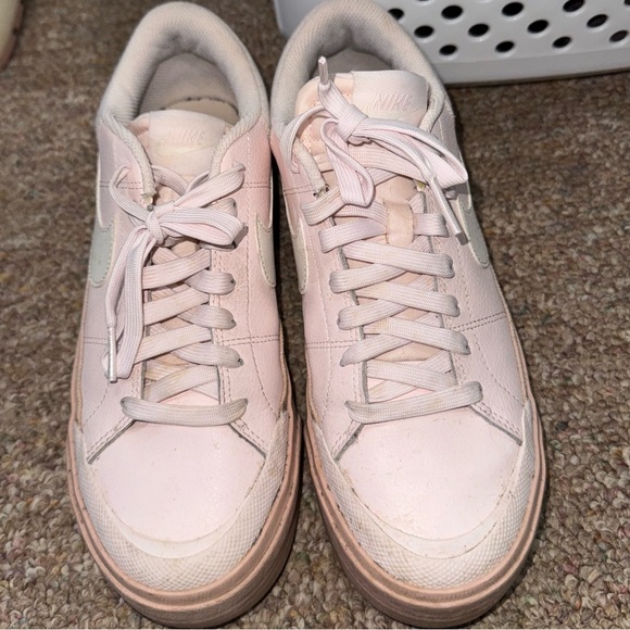 Nike sneakers - Picture 2 of 3